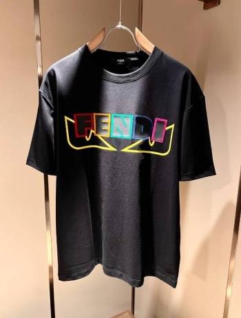Fendi 设计师今年开挂了吧，这设计效果简直绝了