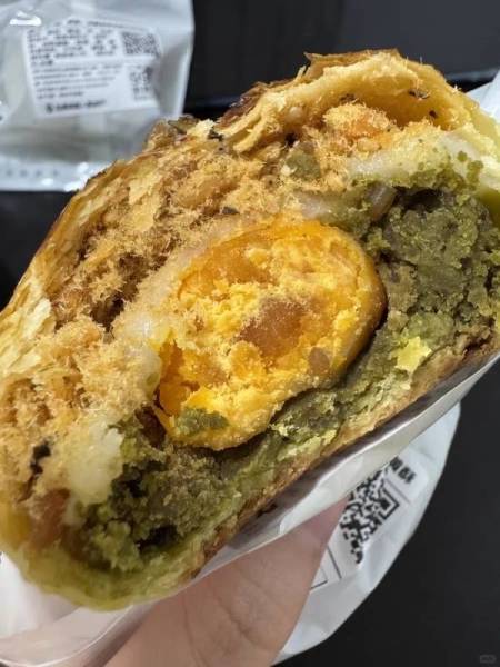 避雷，晚上吃这个蛋黄酥失眠到凌晨3点
