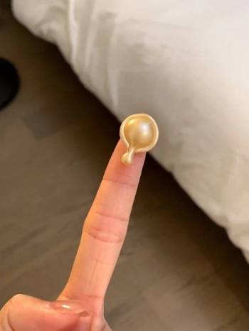 离谱。。雅顿金胶用完手都嫩到不行…