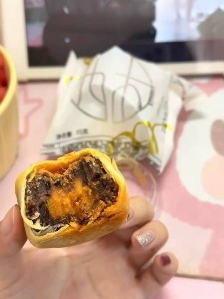 这一口蛋黄酥简直无可替代