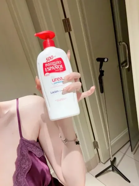 这沐浴露像真丝睡衣一样的缎光感