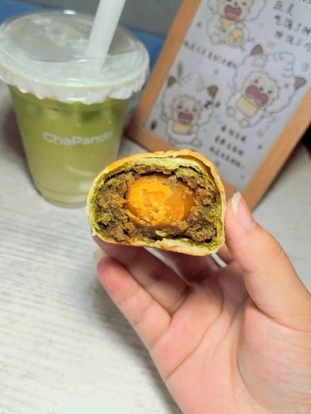 挖到宝了！这原食铺的蛋黄酥也太绝了