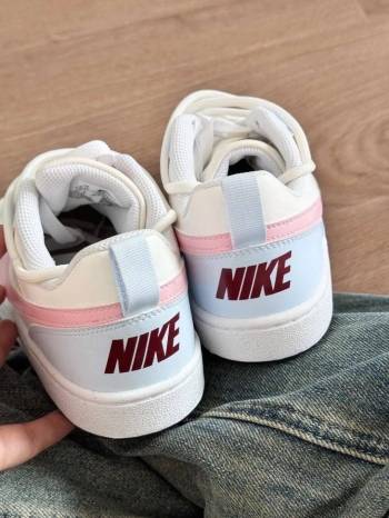 nike 这双配色太绝了吧🐛