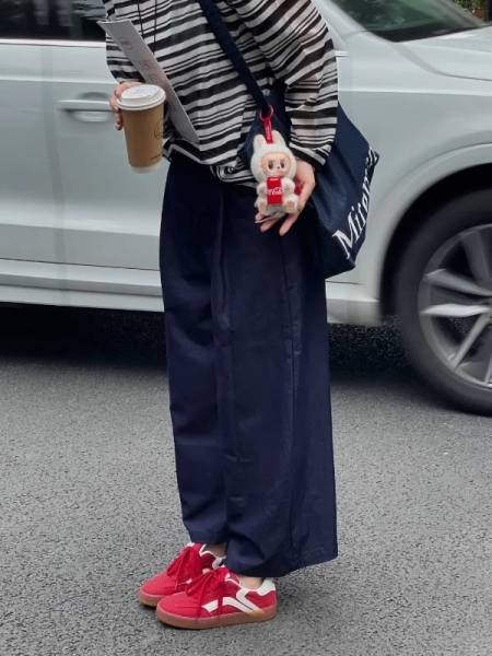 谁能拒绝这双小红德训鞋