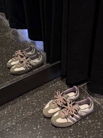 论浪漫还得是adidas的复古紫色阿