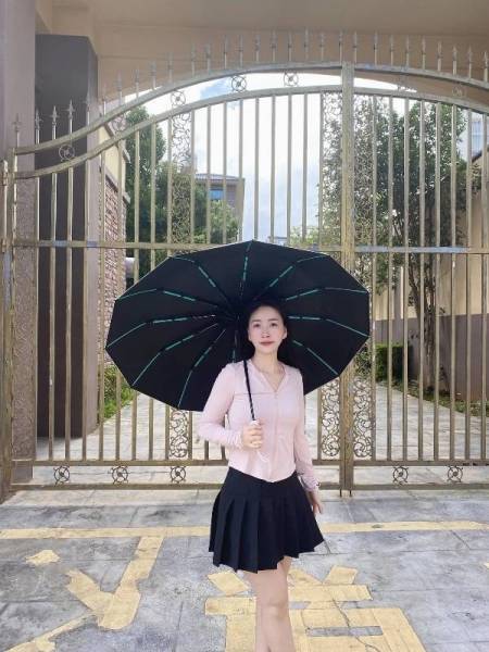 因为一把伞让我对这个夏天有了安全感