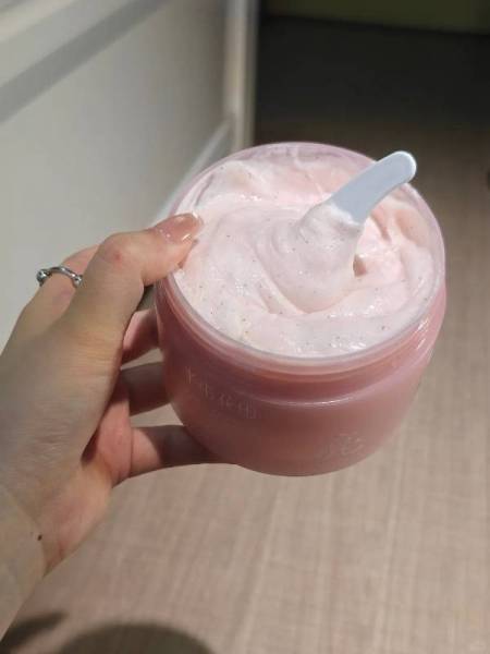 纯粹是冲着热巴入手的磨砂膏，没想到真管用